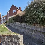 Host & Stay - Rock Cottage